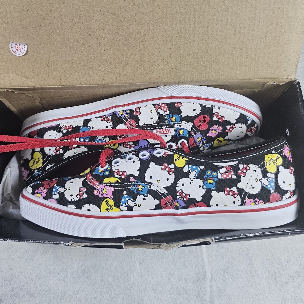 NEW Women's Hello Kitty x Vans Low-Top Sneakers – Black/Red Limited Edition - Picture 5 of 9